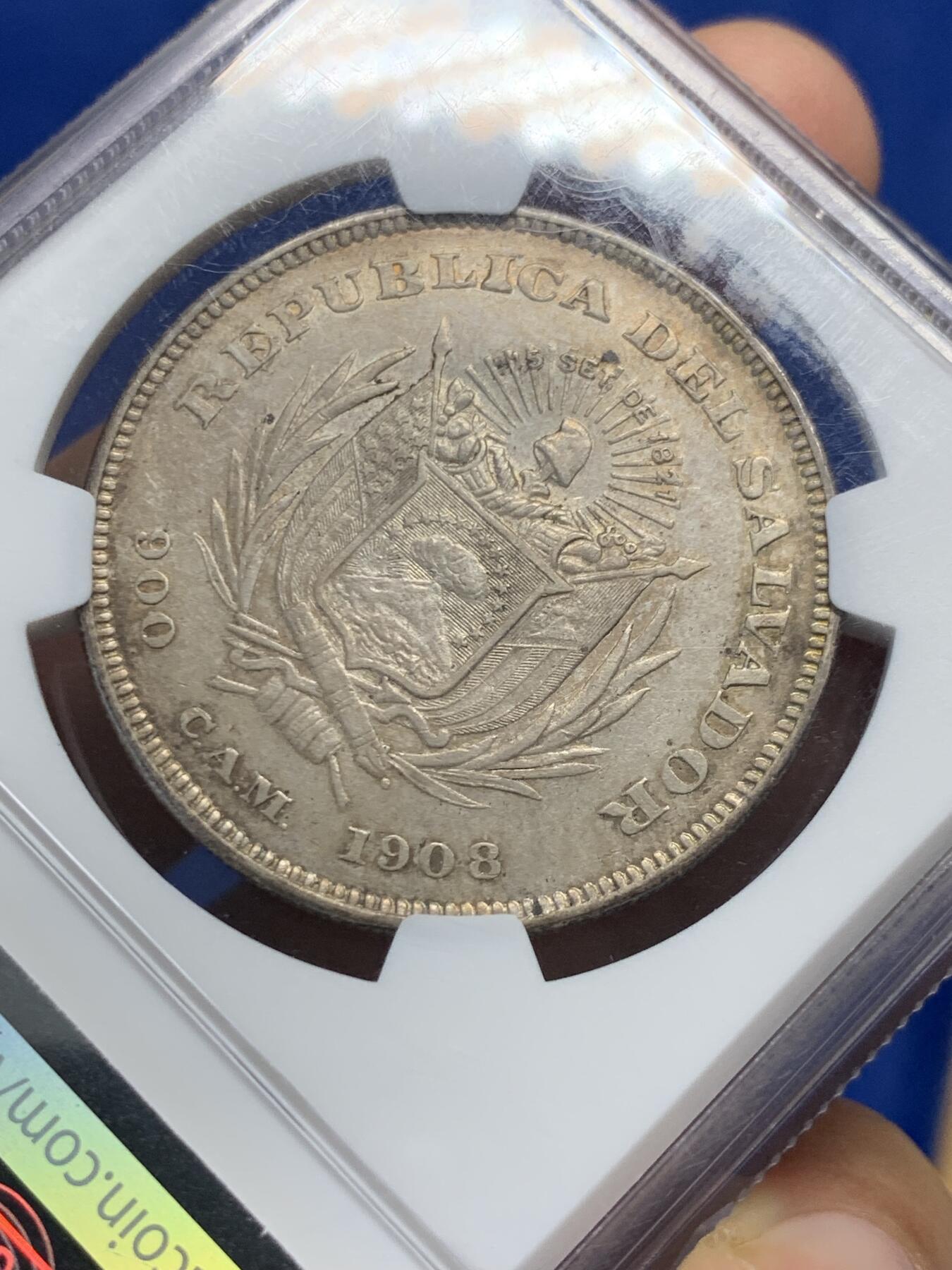 《竞宝斋》第429场 周日，周一，周二 3场连拍 （全场包邮） NGC AU 萨尔瓦多 1908年 1比索银币 包浆自然 味道好 光度也不错