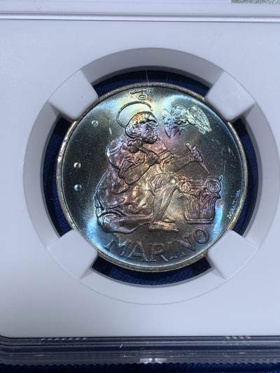 《竞宝斋》第429场 周日，周一，周二 3场连拍 （全场包邮） NGC MS66 圣马力诺1975年500里拉银币，双面蓝彩，品种基础，包浆彩不基础