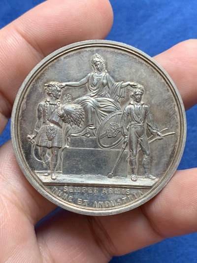 《竞宝斋》第429场 周日，周一，周二 3场连拍 （全场包邮） 1903年(刻字) 英国维多利亚高地农业协会奖章 纪念银章 45.6克 44.6mm