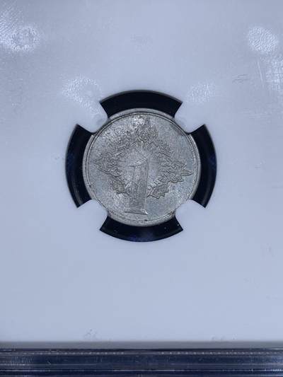 《竞宝斋》第429场 周日，周一，周二 3场连拍 （全场包邮） 珍惜品种 NGC MS62 日占 荷属东印度群岛 1943年 木偶头 1s 铝币 因为战争形式 无法从大阪运往东印度群岛 均未在东印度群岛发行 几乎所有的都已遗失或在造币厂重新熔化