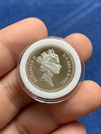 《竞宝斋》第429场 周日，周一，周二 3场连拍 （全场包邮） 英国1987年精制一磅银币 发行量5万枚 925银 9.5克