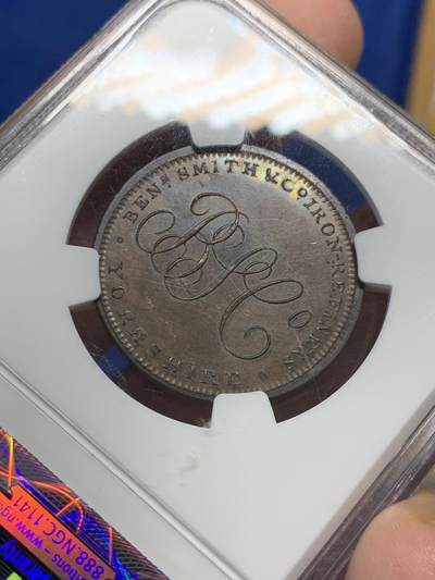 《竞宝斋》第429场 周日，周一，周二 3场连拍 （全场包邮） NGC MS63BN 英国1790年代约克夏郡乔治三世1/2便士Token铜币，稀少品种，正面的乔三头像刻画精细而富有趣味。丝滑好状态，老N盒品质保障