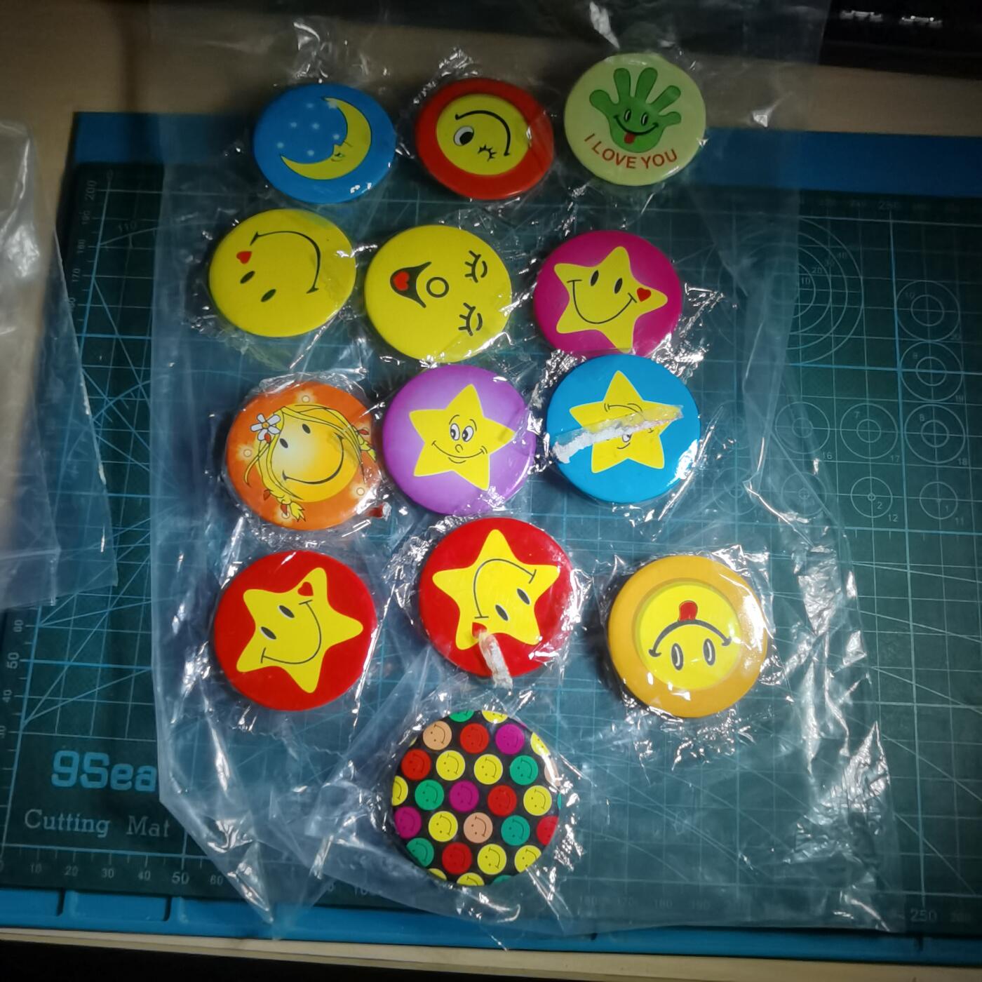 沼泽如烟--第878场 胸章一堆