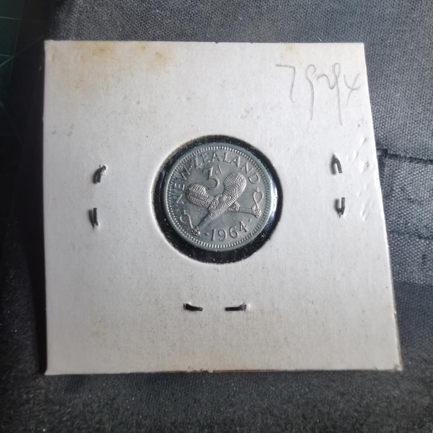 沼泽如烟--第879场 新西兰1964年3便士