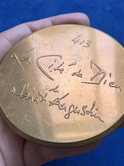 《竞宝斋》第429场 周日，周一，周二 3场连拍 （全场包邮） 抽象派画风纪念章 255.6克 83.5mm 丰饶角铜标