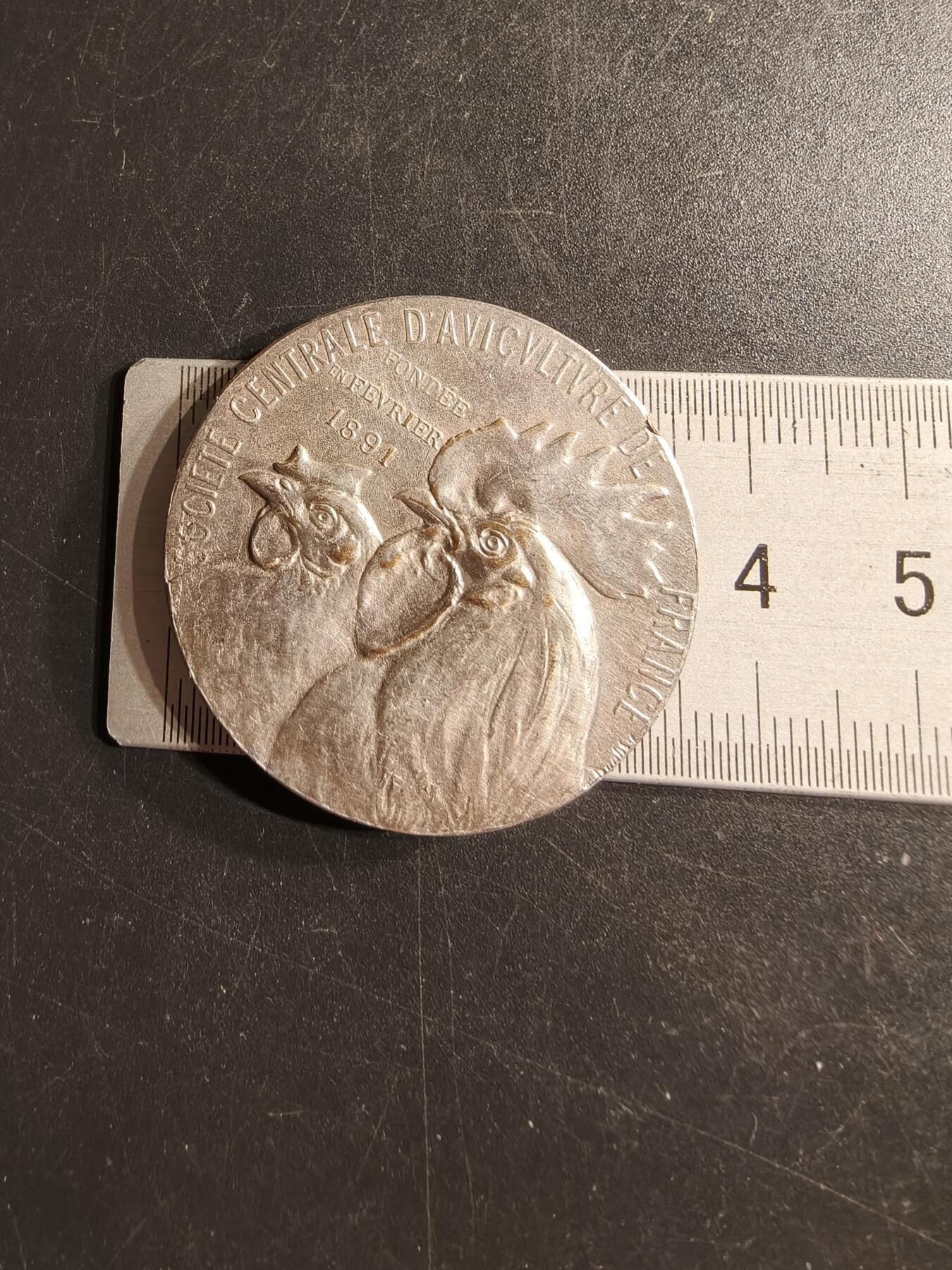 老王徽章第157期 法国中央家禽协会镀银大铜章    直径36mm.   重量23.3g