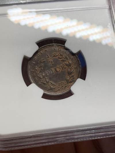 《竞宝斋》第429场 周日，周一，周二 3场连拍 （全场包邮） NGC MS62BN 英属东印度公司1853双狮1/2P铜币，很少见的品种与面值。同年法案规定，英属印度仍由东印度公司管理，1858年转交英政府直辖。双狮面部毛发清晰可数，状态极佳。
