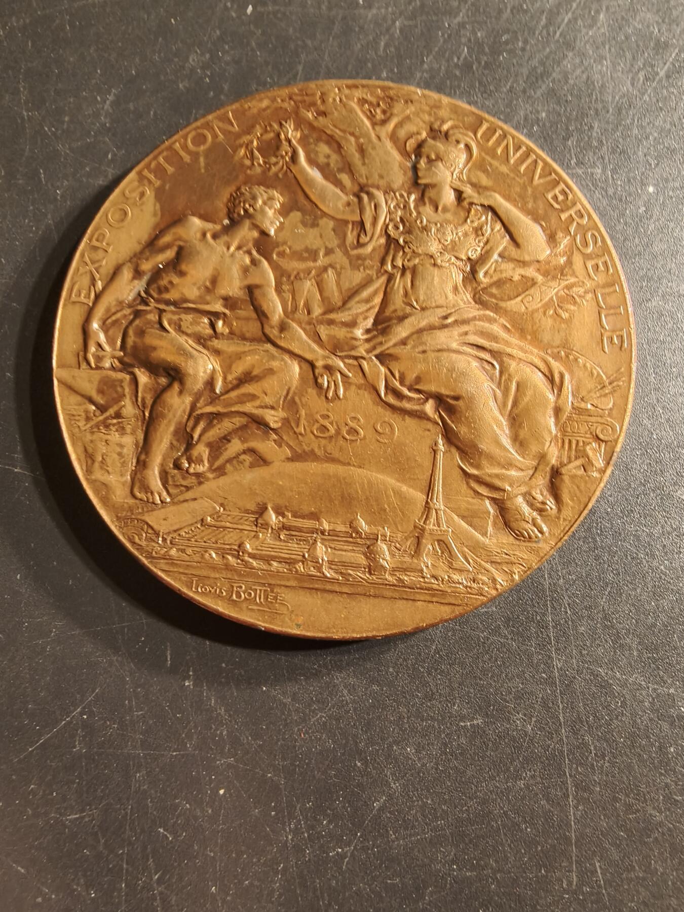 老王徽章第157期 法国巴黎1889世博会大铜章    路易博特名作     直径64mm.   重量105g