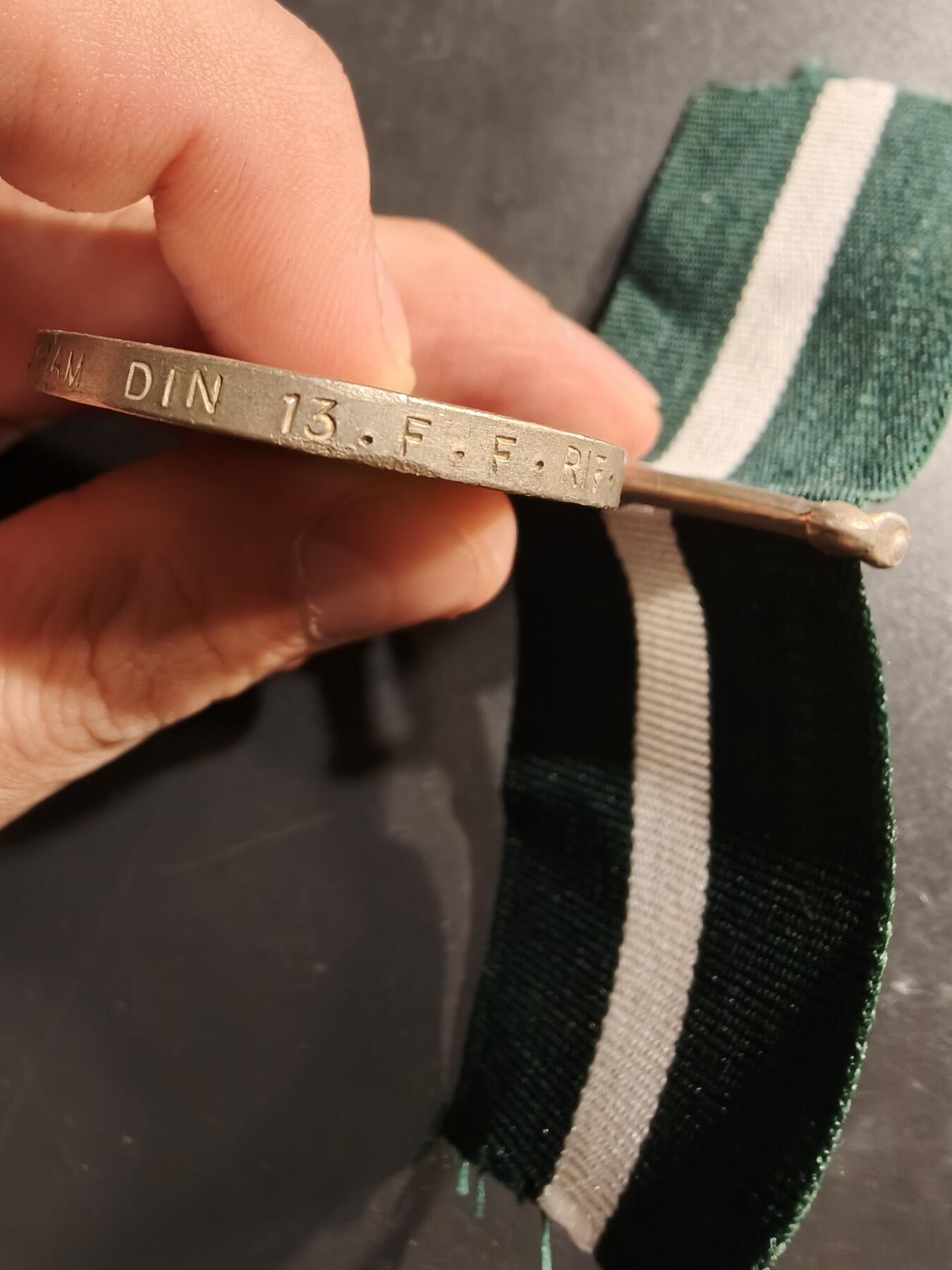 老王徽章第157期 英王乔治六世授予巴基斯坦独立纪念章    带边铭