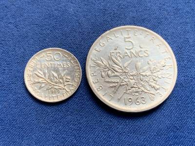 《竞宝斋》第429场 周日，周一，周二 3场连拍 （全场包邮） 两枚银币一组 法国播种女神 1919年50分+1963年5法郎 总重约14.5克