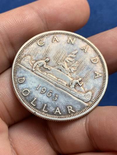 《竞宝斋》第429场 周日，周一，周二 3场连拍 （全场包邮） 加拿大1963年伊丽莎白二世1加元划船银币