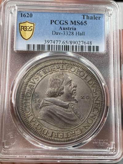 万国钱币拍卖第053期【万国秋季大拍下●周五周六两场连拍】 - PCGS MS65 1620年神圣罗马帝国利奥波德五世纹章大泰勒 哈尔厂铸造 可遇不可求的BU级别神罗泰勒 均匀一色的纸袋包浆上些许蓝绿色调点缀 经过四百余年的时光洗礼依旧保持如此顶级的品相 无疑每一任藏家都对其爱护有加 PC唯一冠军分
