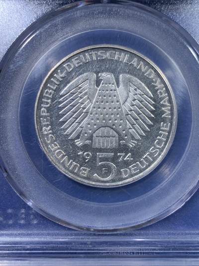 《竞宝斋》第429场 周日，周一，周二 3场连拍 （全场包邮） 两枚一组 公博 MS63 委内瑞拉1960年1玻利瓦尔银币+公博 MS65 德国1974年5马克银币-纪念联邦宪法25周年 11.2克