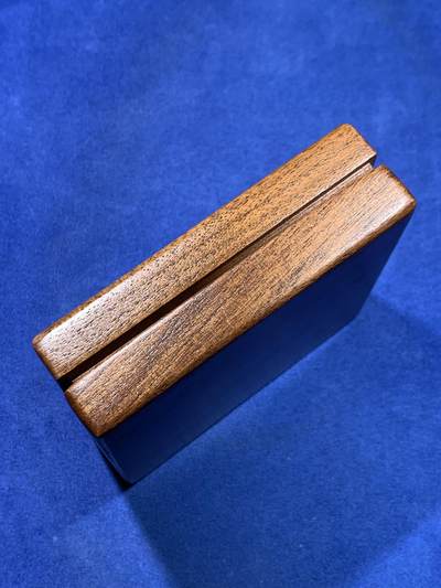 《竞宝斋》第429场 周日，周一，周二 3场连拍 （全场包邮） 富兰克林金币收纳盒 古董盒子，几十年前的产物，内含一枚银圈，重22.5克