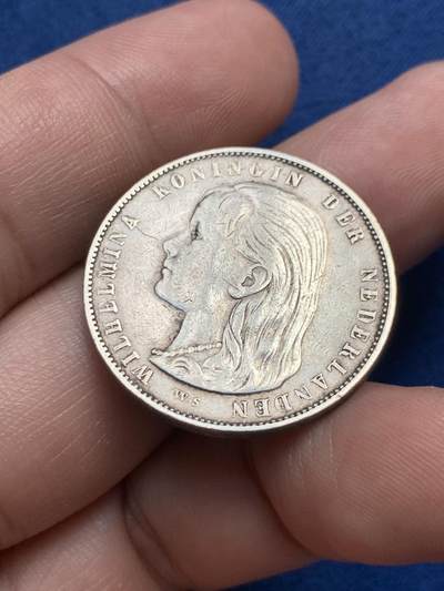 《竞宝斋》第429场 周日，周一，周二 3场连拍 （全场包邮） 荷兰1897年1古尔盾银币，经典小萝莉品种，高分已经上天的品种