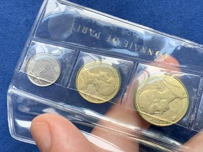 《竞宝斋》第429场 周日，周一，周二 3场连拍 （全场包邮） 法国 1965年 7枚套币 原盒 含10法郎大力神及5法郎播种女神两枚银币 币可取出 细节见图