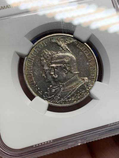 《竞宝斋》第429场 周日，周一，周二 3场连拍 （全场包邮） NGC MS62 德国1901年普鲁士建国200周年2马克银币 深包浆 底板干净有些压分