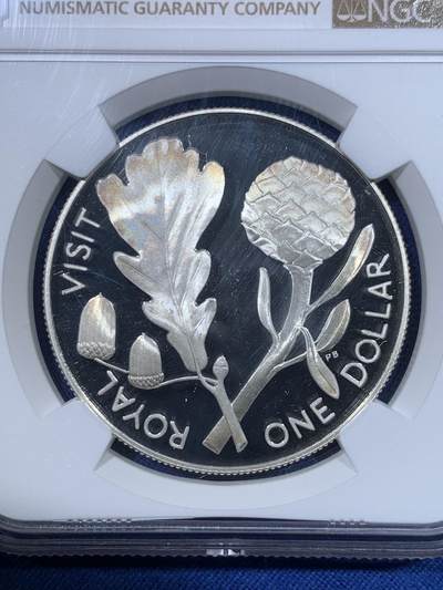 《竞宝斋》第429场 周日，周一，周二 3场连拍 （全场包邮） NGC PF67UC 新西兰1981年1元皇家访问精制纪念银币 27.22g 925银 背面女王像较为独特的一版