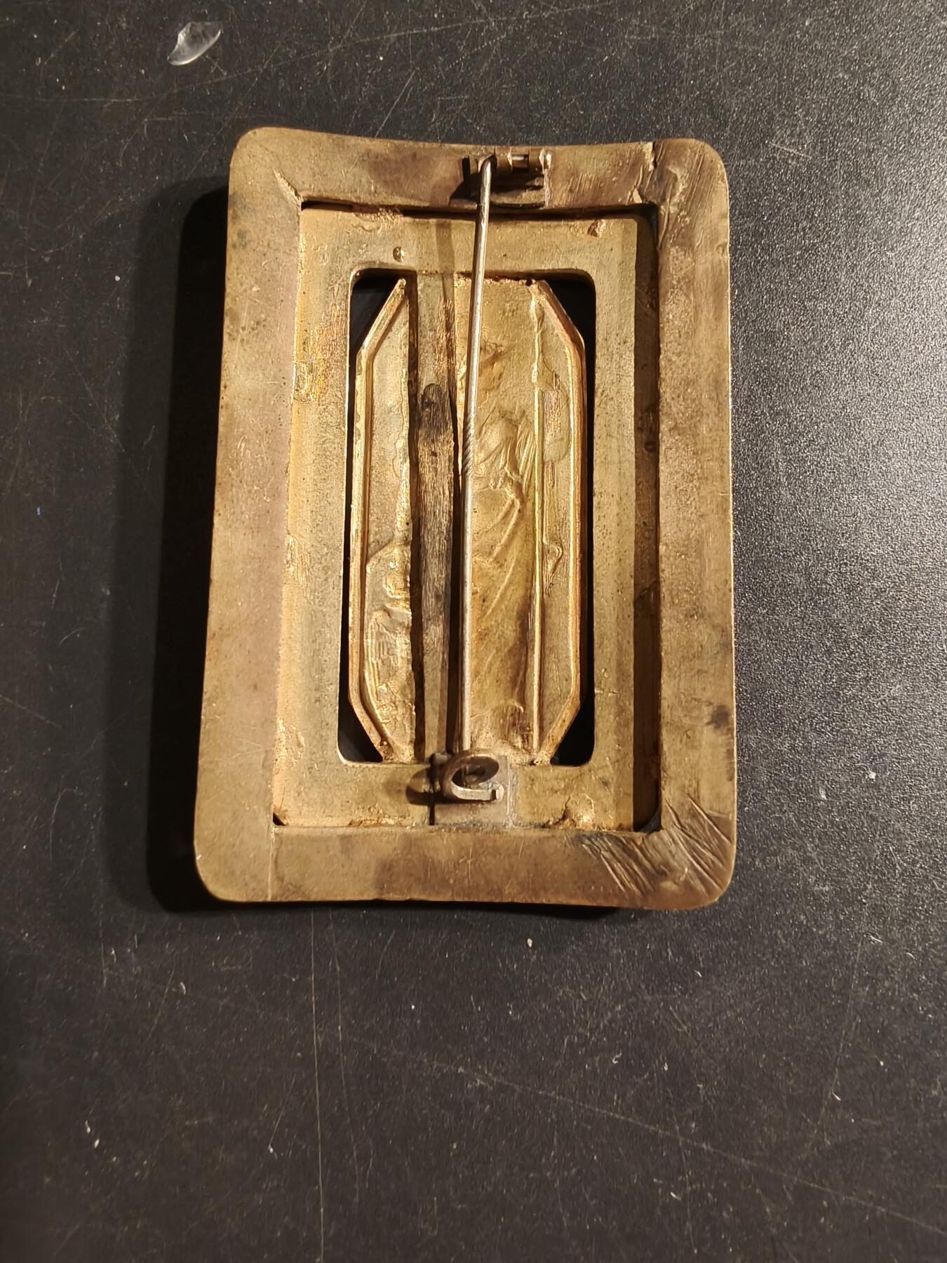 老王徽章第157期 德国雅典娜纪念章     尺寸60×38mm   局部珐琅