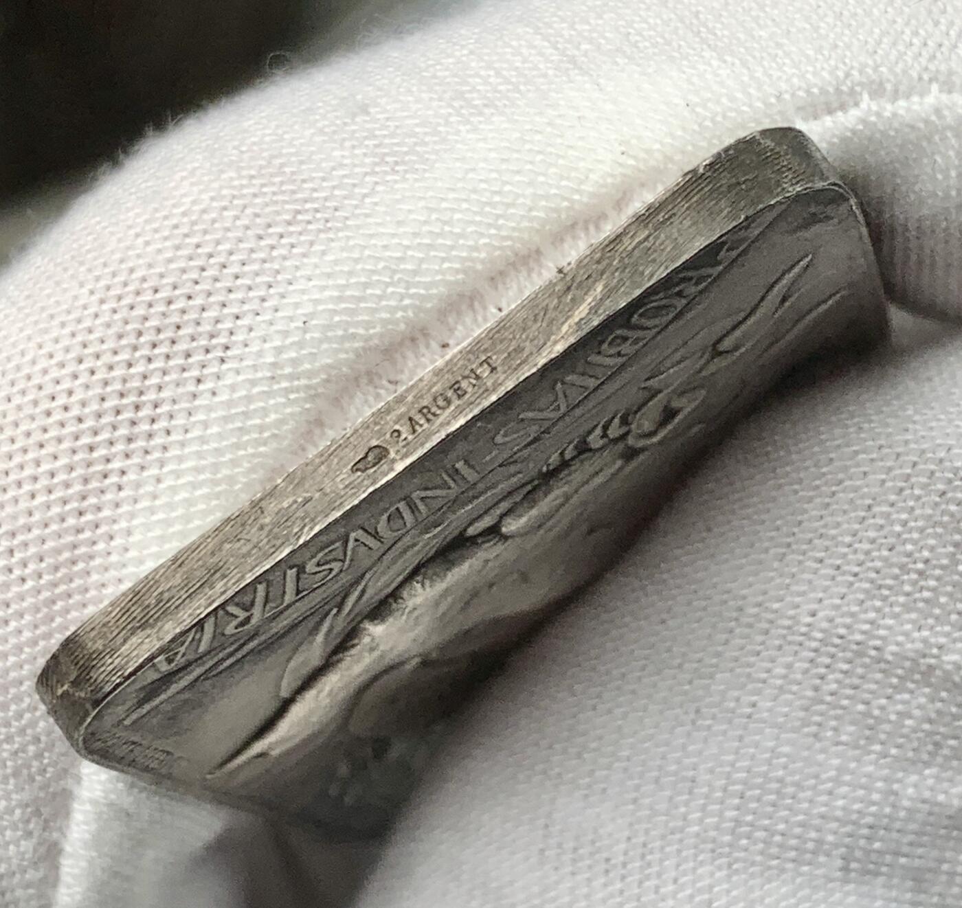 掌中浮雕-藏着的欧洲第038场 法国鲁贝商业贸易银章，34mm*46mm，重43.1克，英姿飒爽骑鹰女神