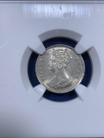 《竞宝斋》第429场 周日，周一，周二 3场连拍 （全场包邮） NGC MS62 香港1901小维一毫银币，原色银光，干净清爽。一毫的MS品比五仙少见太多，62分已很少能遇到了。女王发丝头冠细节清楚，状态尚佳。