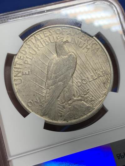 《竞宝斋》第429场 周日，周一，周二 3场连拍 （全场包邮） NGC AU55 美国1922年和平1美元银币