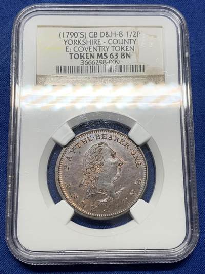《竞宝斋》第429场 周日，周一，周二 3场连拍 （全场包邮） NGC MS63BN 英国1790年代约克夏郡乔治三世1/2便士Token铜币，稀少品种，正面的乔三头像刻画精细而富有趣味。丝滑好状态，老N盒品质保障