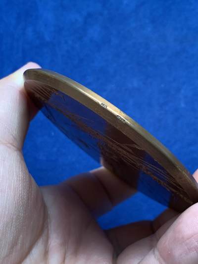 《竞宝斋》第429场 周日，周一，周二 3场连拍 （全场包邮） 抽象派画风纪念章 255.6克 83.5mm 丰饶角铜标