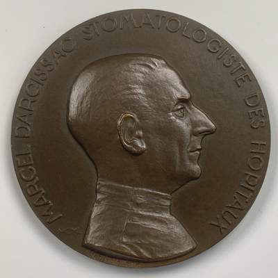 掌中浮雕-藏着的欧洲第038场 - 法国牙医马塞尔铜章，54mm，背面建筑为拉萨尔纳克医院