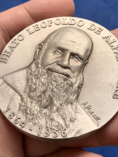 《竞宝斋》第429场 周日，周一，周二 3场连拍 （全场包邮） 本笃十六世祝福纪念章 121.3克 60mm 超大规格 双面高浮雕