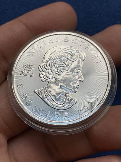 《竞宝斋》第429场 周日，周一，周二 3场连拍 （全场包邮） 加拿大2023年枫叶银币，六大投资银币之一，1盎司9999银。