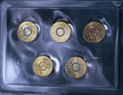 北京马甸外国币专卖第145期，外国币专场，陆续上拍，欢迎关注 澳大利亚2016年巴西里约奥运会五环2元彩色纪念铜币5枚全套