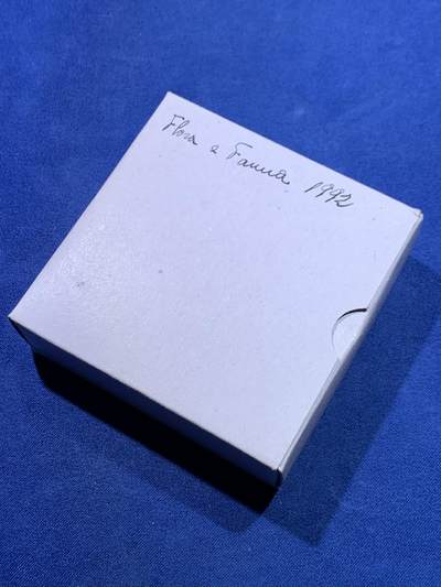 《竞宝斋》第429场 周日，周一，周二 3场连拍 （全场包邮） 意大利1992年花神500里拉精制银币 原盒证书