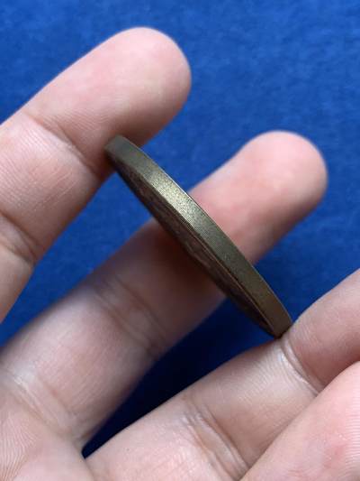 《竞宝斋》第429场 周日，周一，周二 3场连拍 （全场包邮） 小丑形象 纪念藏 背面刻有与家人共度40年字样 非常少见 23.8克 38.8mm 细节见图