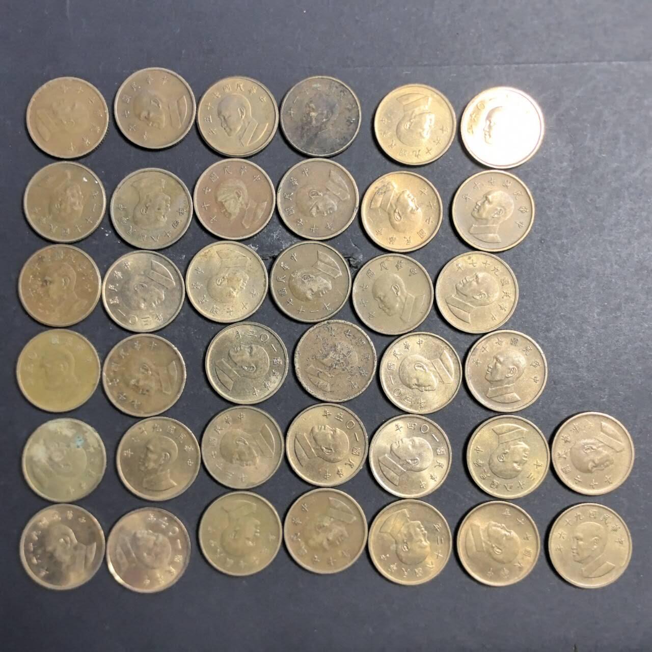 各国硬币第5期 无佣金 宝岛1元铜币 38个