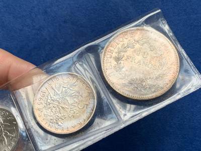 《竞宝斋》第429场 周日，周一，周二 3场连拍 （全场包邮） 法国 1965年 7枚套币 原盒 含10法郎大力神及5法郎播种女神两枚银币 币可取出 细节见图