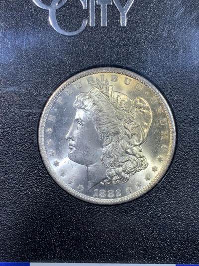 《竞宝斋》第429场 周日，周一，周二 3场连拍 （全场包邮） NGC MS64 美国 1882-CC 摩根 银币 GSA大封装 人像面淡金色包浆 卡森厂高分难得 十字转光