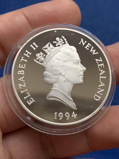 《竞宝斋》第429场 周日，周一，周二 3场连拍 （全场包邮） 新西兰 1994年 冬奥会滑雪 5元 精制银币