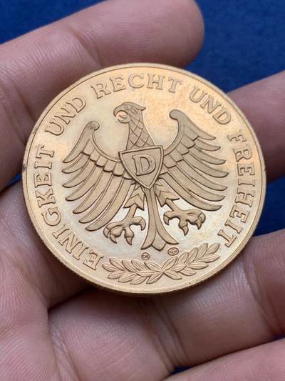 《竞宝斋》第429场 周日，周一，周二 3场连拍 （全场包邮） 德国柏林国会大厦纪念章 26.75克 39.8mm