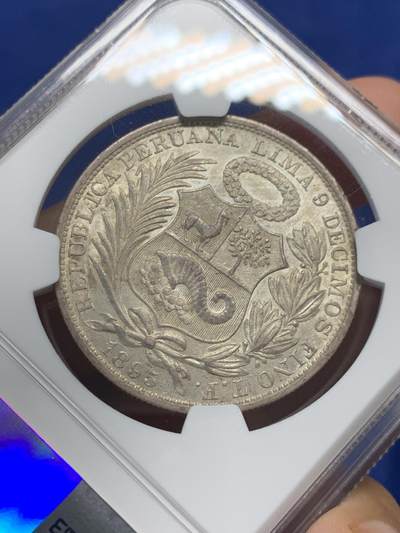 《竞宝斋》第429场 周日，周一，周二 3场连拍 （全场包邮） NGC AU58 秘鲁1895年自由女神1索尔大银币 早期高银版
