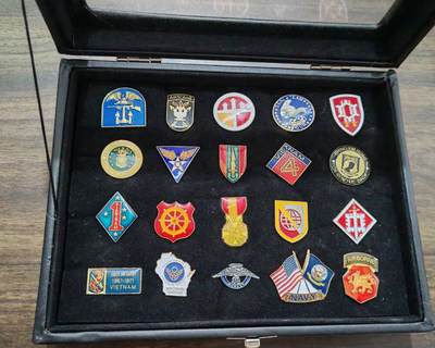 杂件 20枚美国，现役徽章，带盒子