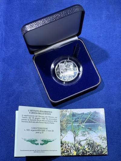 《竞宝斋》第429场 周日，周一，周二 3场连拍 （全场包邮） 意大利1992年花神500里拉精制银币 原盒证书