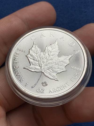 《竞宝斋》第429场 周日，周一，周二 3场连拍 （全场包邮） 加拿大2023年枫叶银币，六大投资银币之一，1盎司9999银。