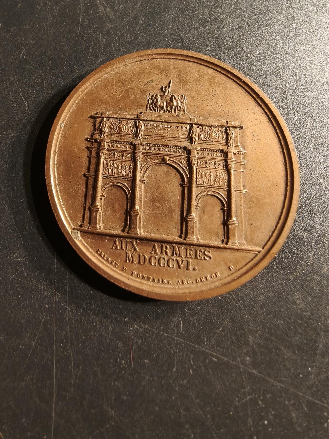 老王徽章第157期 法国拿破仑建立凯旋门大铜章     直径41mm     重量35.7g