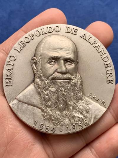 《竞宝斋》第429场 周日，周一，周二 3场连拍 （全场包邮） 本笃十六世祝福纪念章 121.3克 60mm 超大规格 双面高浮雕