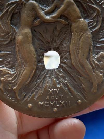 《竞宝斋》第429场 周日，周一，周二 3场连拍 （全场包邮） 1965年法国与意大利的跨国隧道勃朗峰公路隧道通车纪念铜章 187.7克 68mm