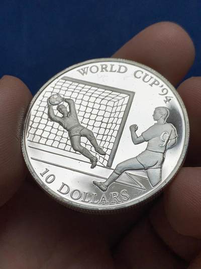 《竞宝斋》第430场 周日，周一，周二 3场连拍 （全场包邮） 库克群岛1992年世界杯纪念银币 925银 31.47克