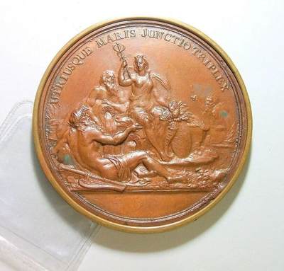 【旋风钱币】10月25日19:00准时开拍 精美欧洲币章、第三帝国钱币、精美项链等 全场包邮  【艺术】法国艺术大章17XX年 路易十六 巴黎中央运河高浮雕精制超大铜章 75MM 118克