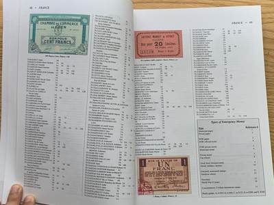 《竞宝斋》第430场 周日，周一，周二 3场连拍 （全场包邮） 紧急状态纸币目录 1914-1947彩色版 重达1公斤