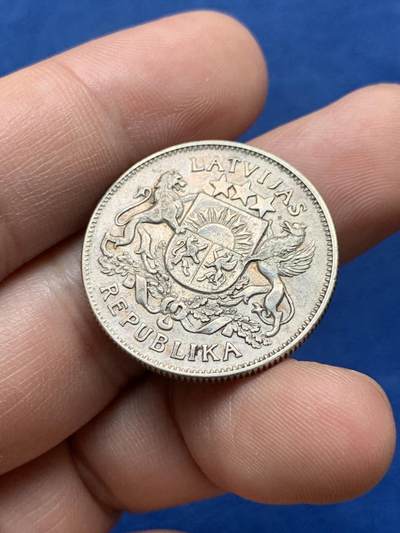 《竞宝斋》第430场 周日，周一，周二 3场连拍 （全场包邮） 拉脱维亚1926年2拉特银币 美品